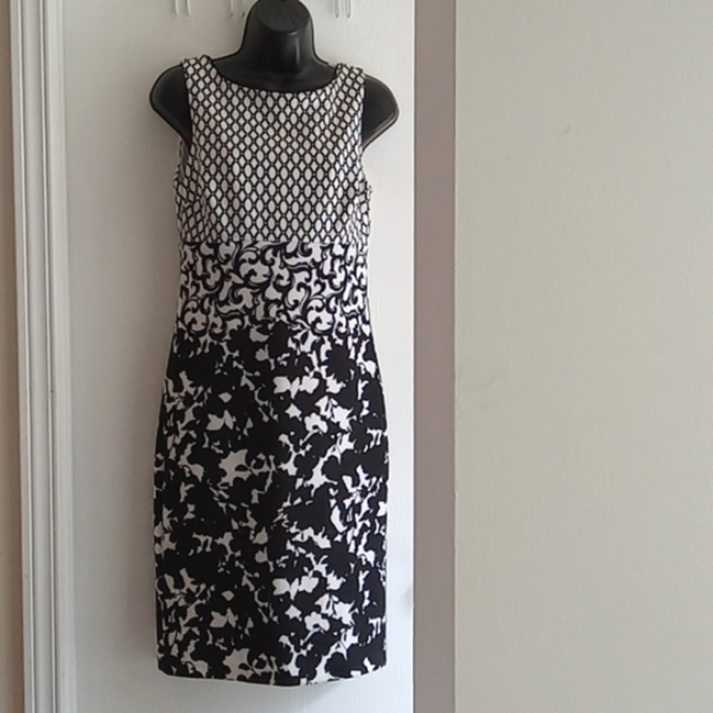 White House Black Market | Chic Symmetrical Sleeveless Dress - Picture 10 of 10